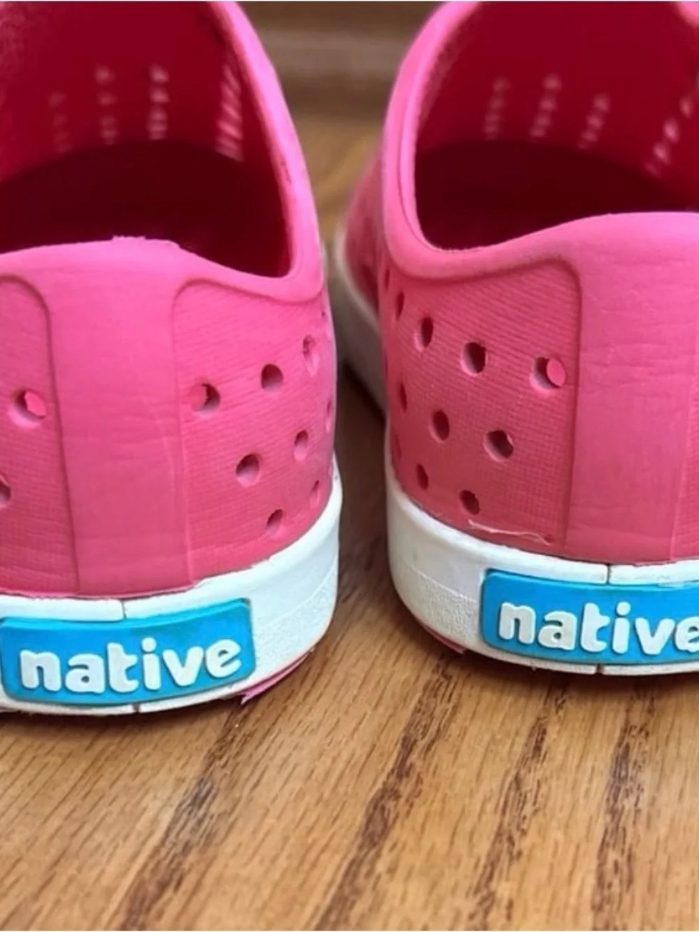 Native Shoes Girls 9 Pink Slip On